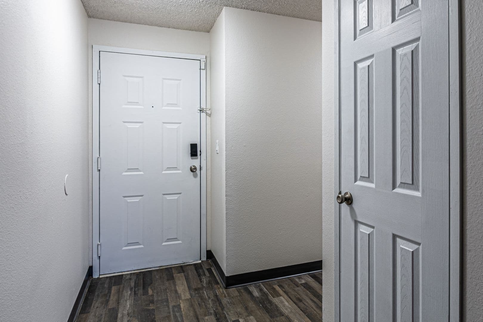 Tacoma Apartment: 6830 Tacoma Mall Blvd