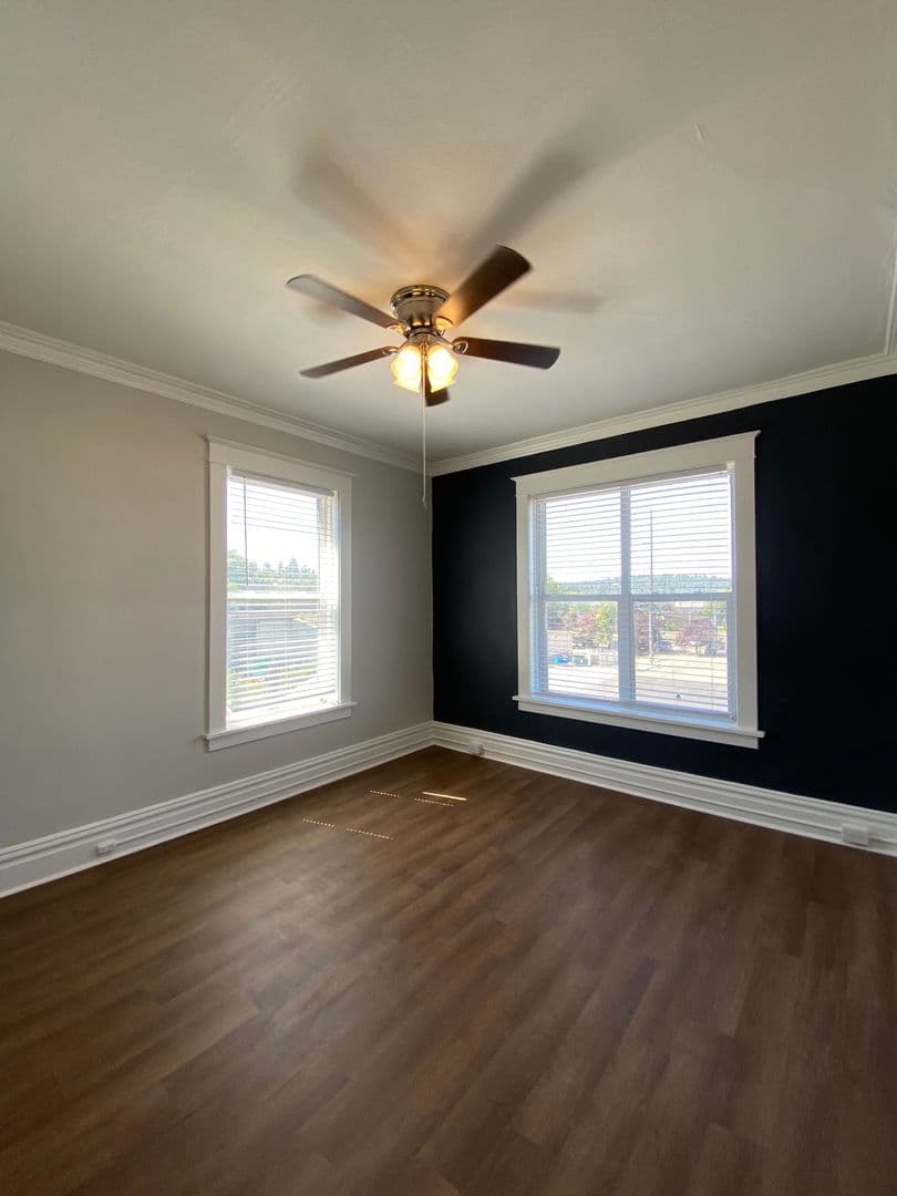 Spokane Apartment: 405 S Maple St