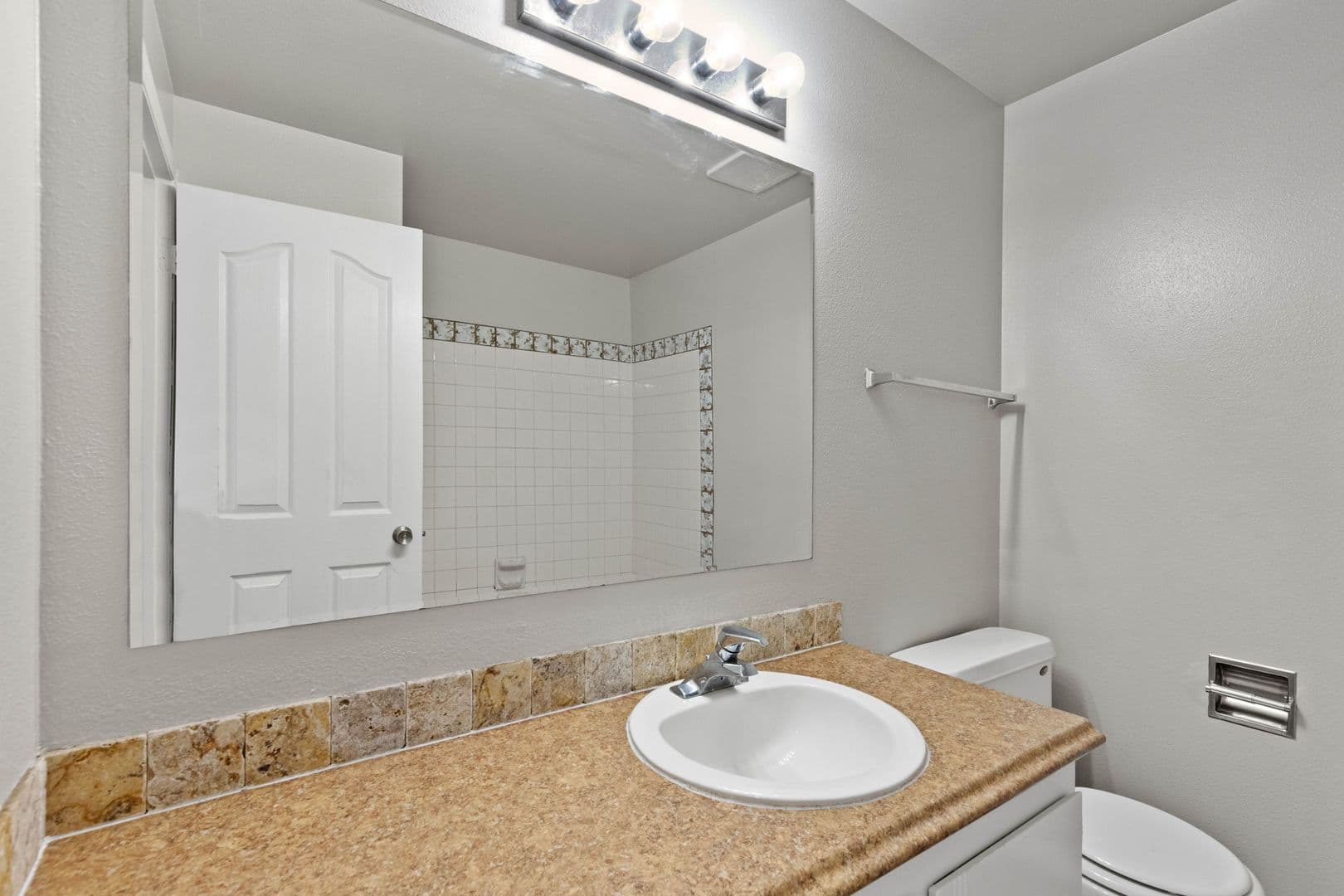 Spokane Apartment: 731 S Hatch St
