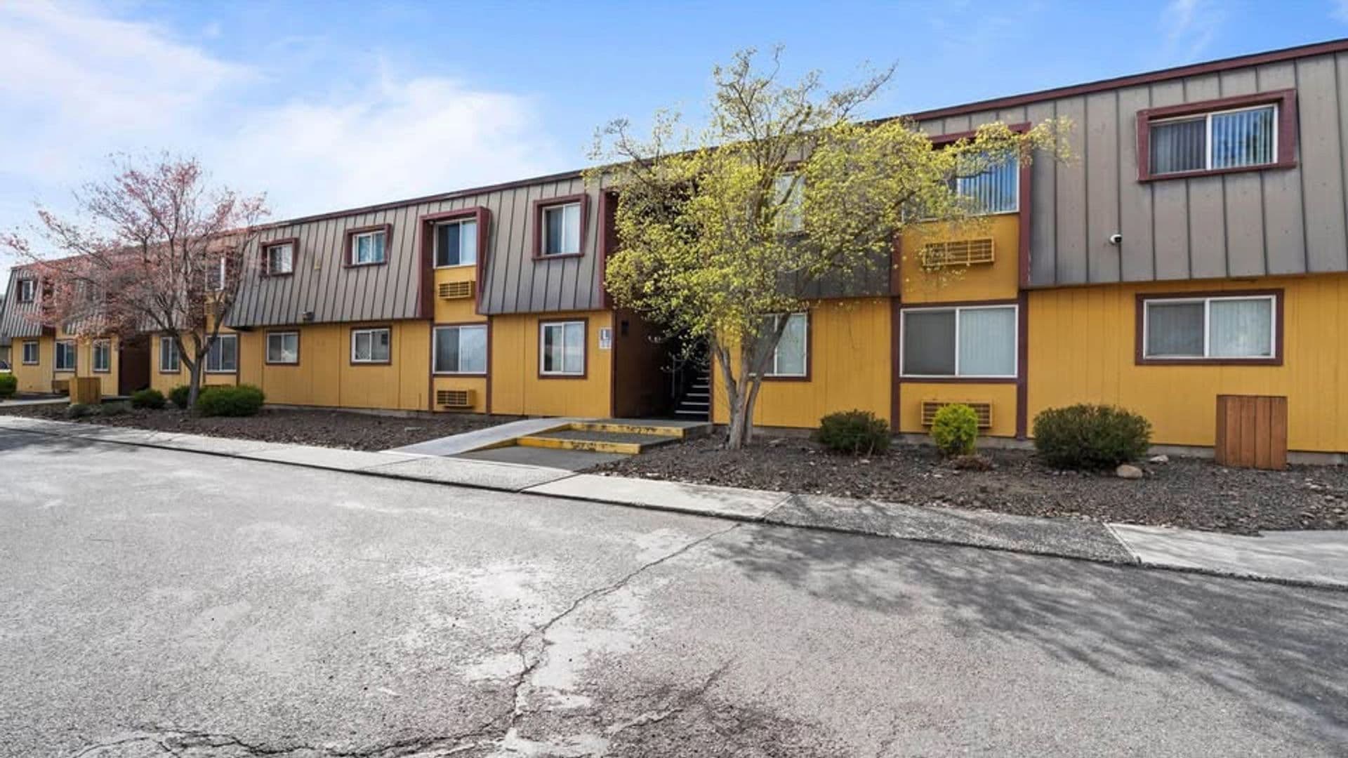 Kennewick Apartment: 632 N Arthur Street