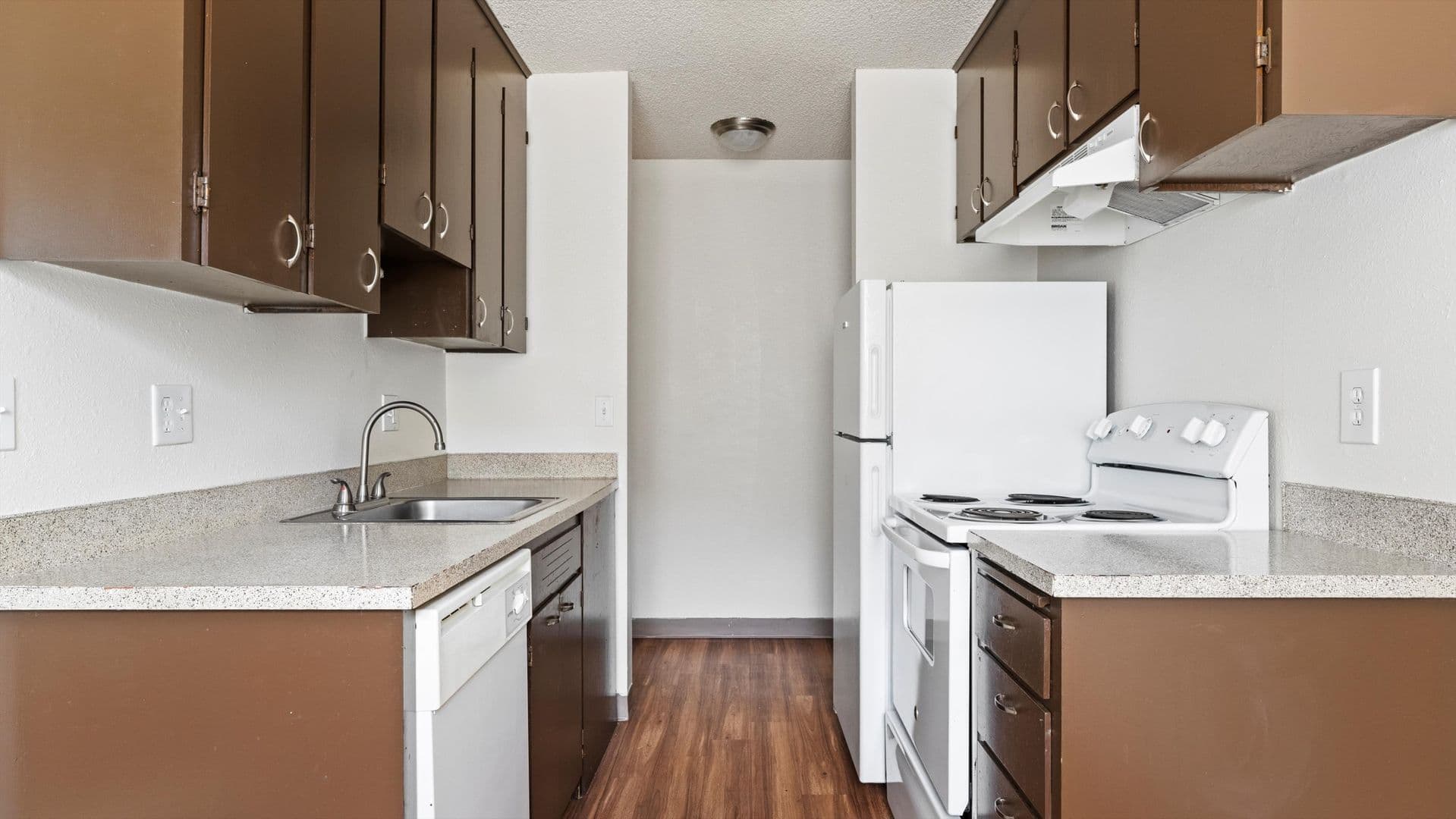Kennewick Apartment: 4711 W Metaline Avenue