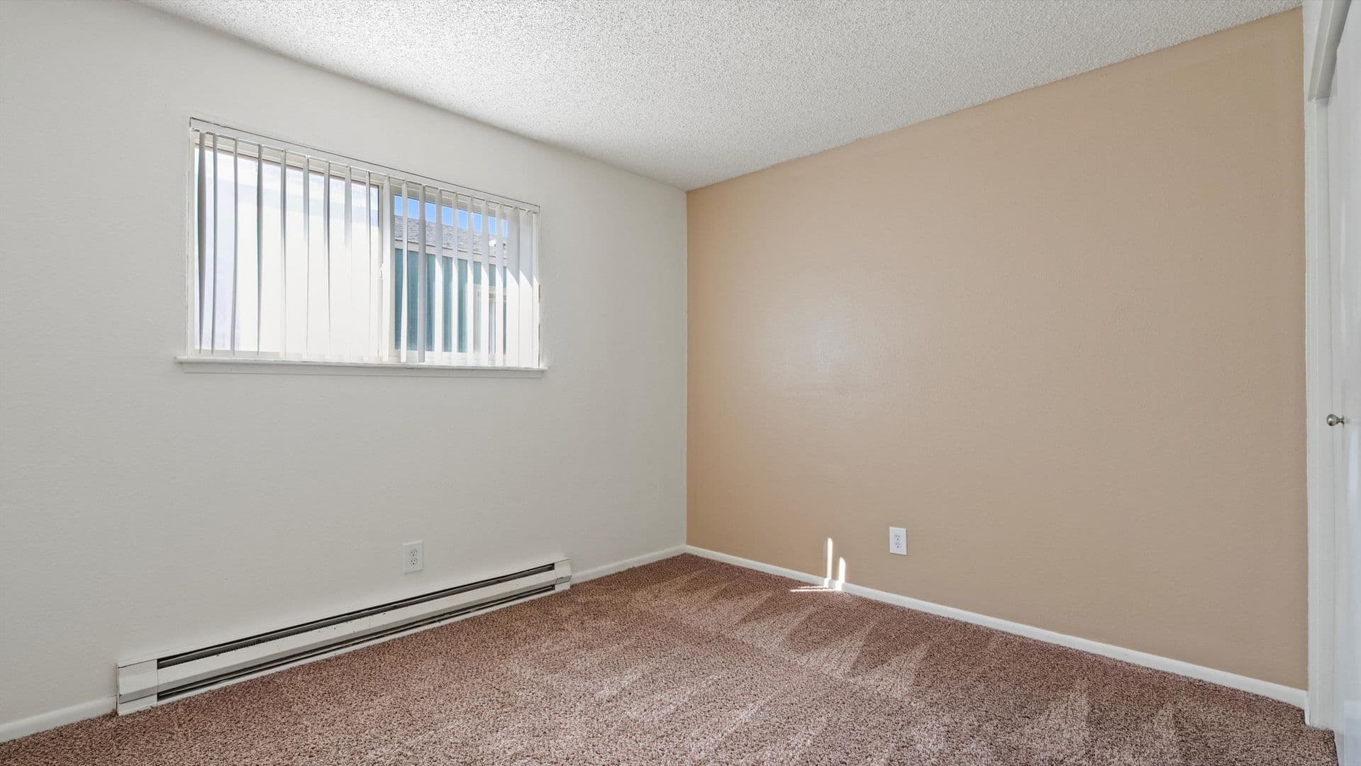 Kennewick Apartment: 4711 W Metaline Avenue