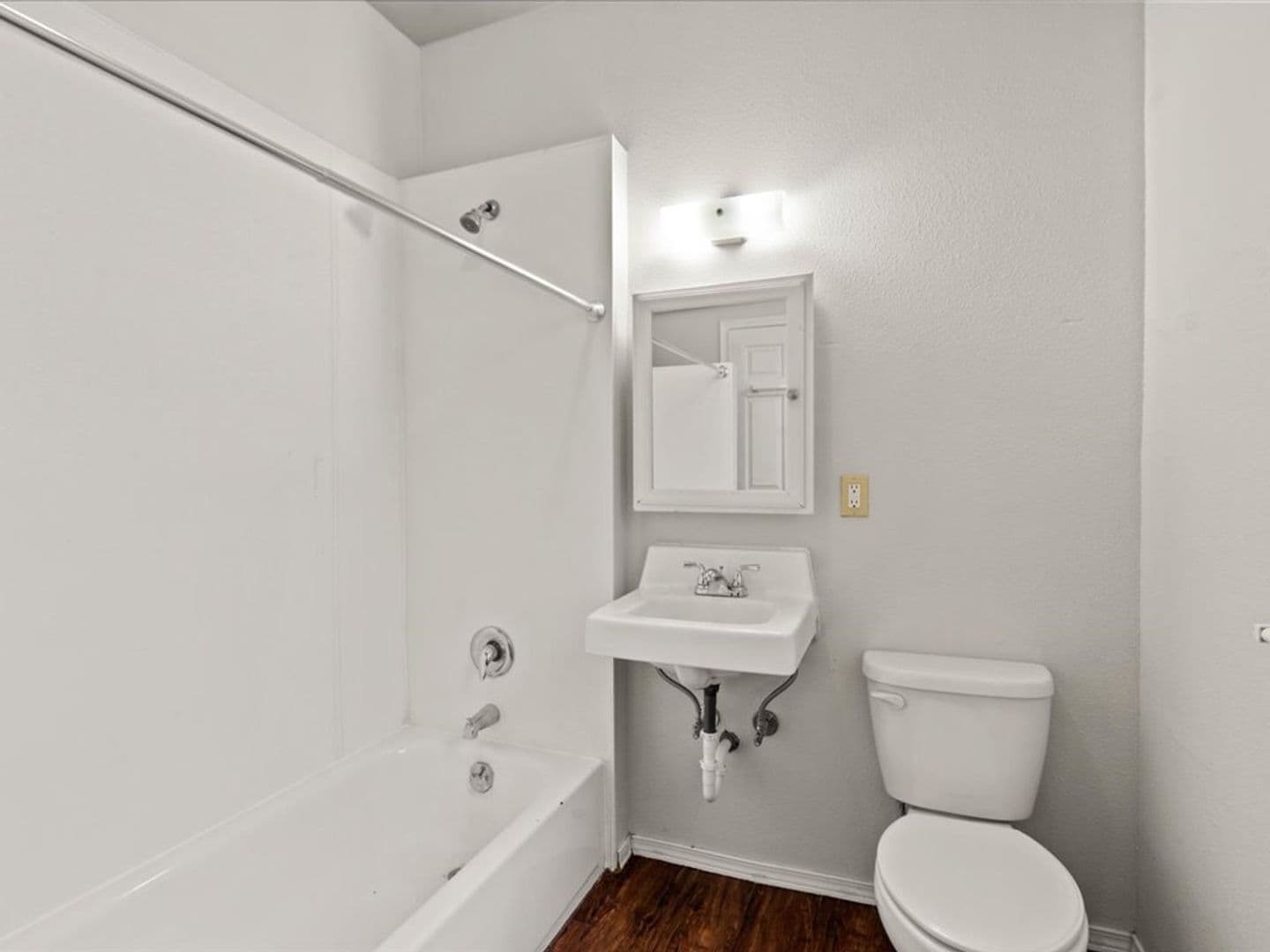 Spokane Apartment: 1221 N Monroe St