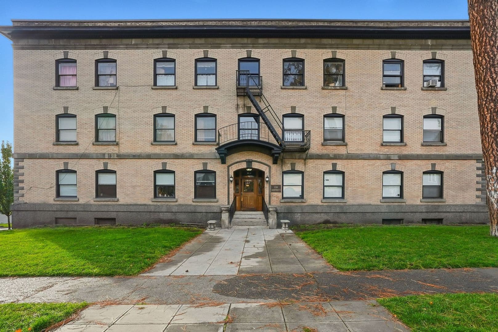 Spokane Apartment: 1905 W 2nd Ave