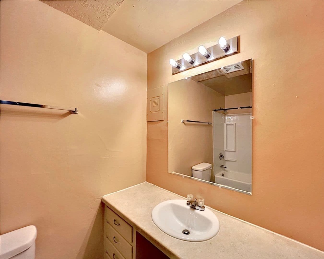 Pasco Apartment: 1740 N 5th Ave