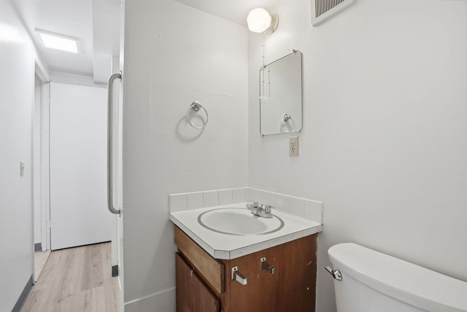 Spokane Apartment: 155 S Oak St