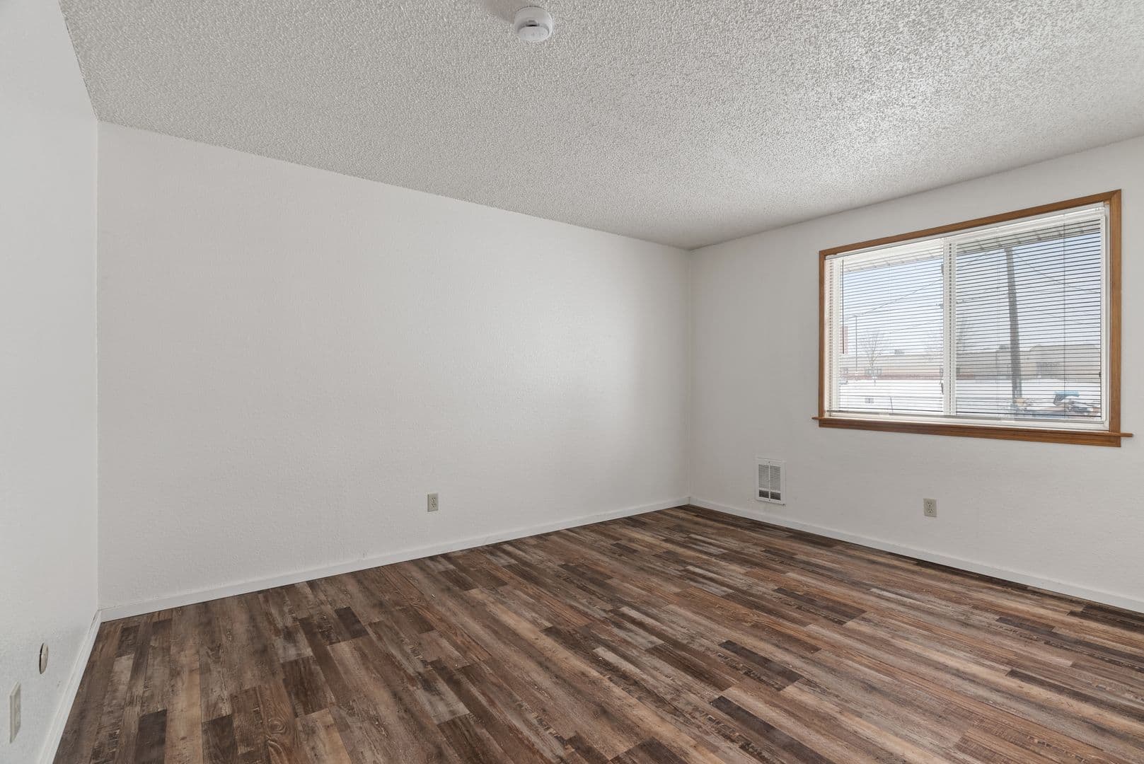 Medical Lake Apartment: 314 N LeFevre St