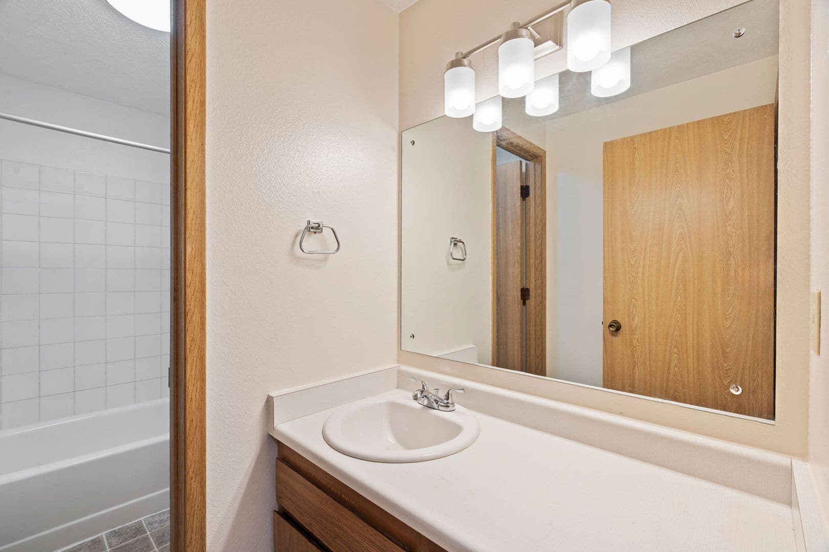 Spokane Apartment: 3131 S Cook St