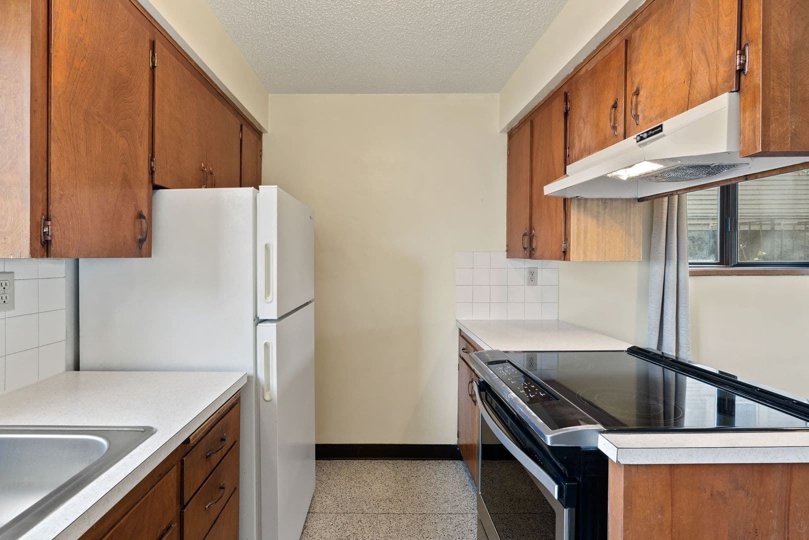 Spokane Apartment: 511 E Augusta Avenue