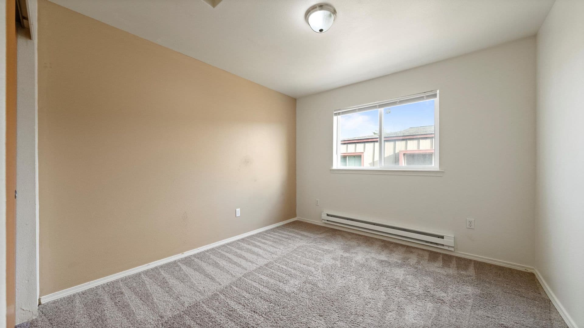 Kennewick Apartment: 4711 W Metaline Avenue