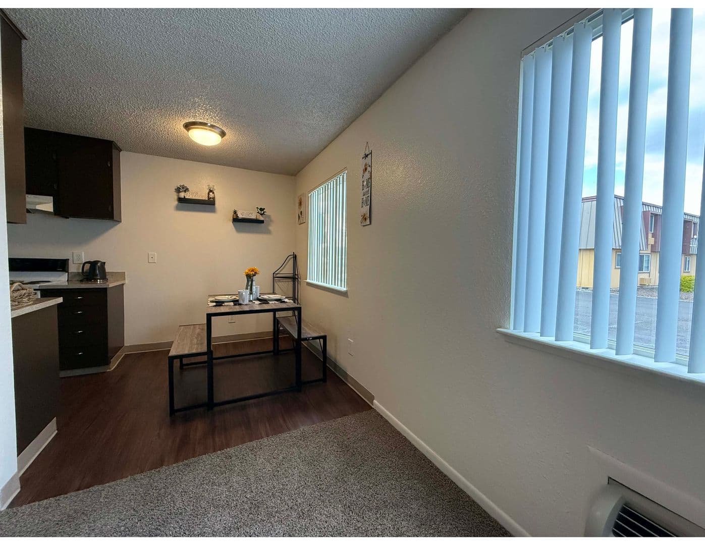 Kennewick Apartment: 4711 W Metaline Avenue