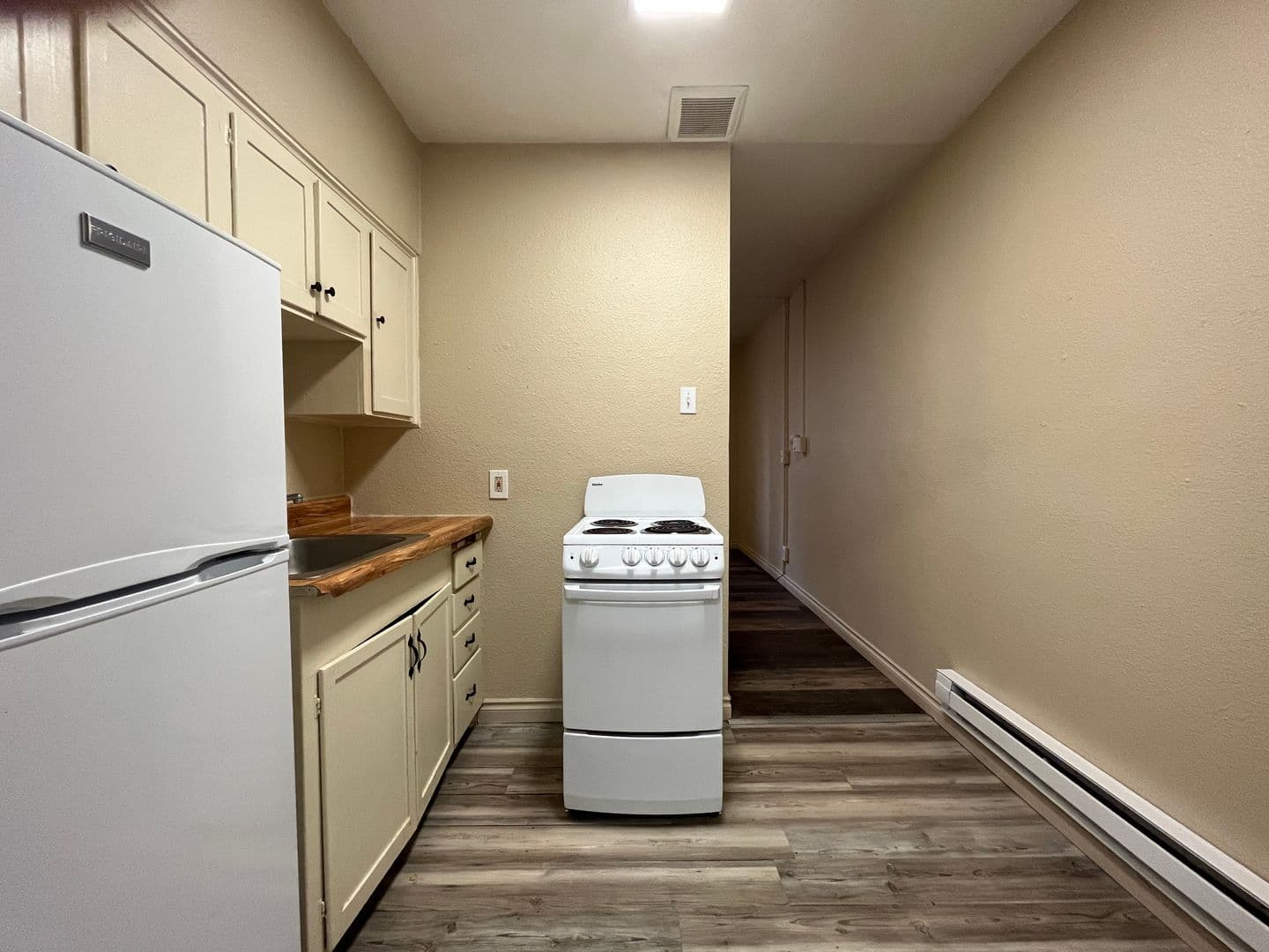 Spokane Apartment: 916 W Augusta Avenue