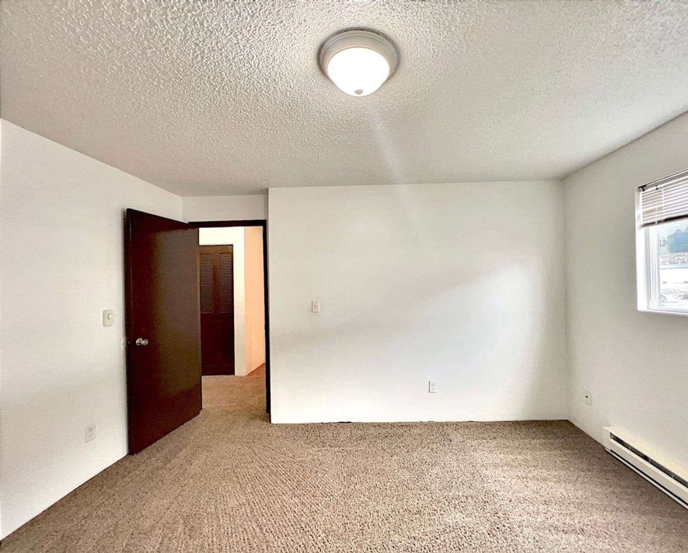 Pasco Apartment: 2524 W Sylvester St.