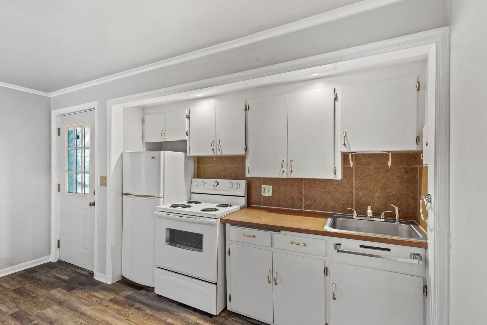 Spokane Valley Apartment: 9300 E Sprague Avenue