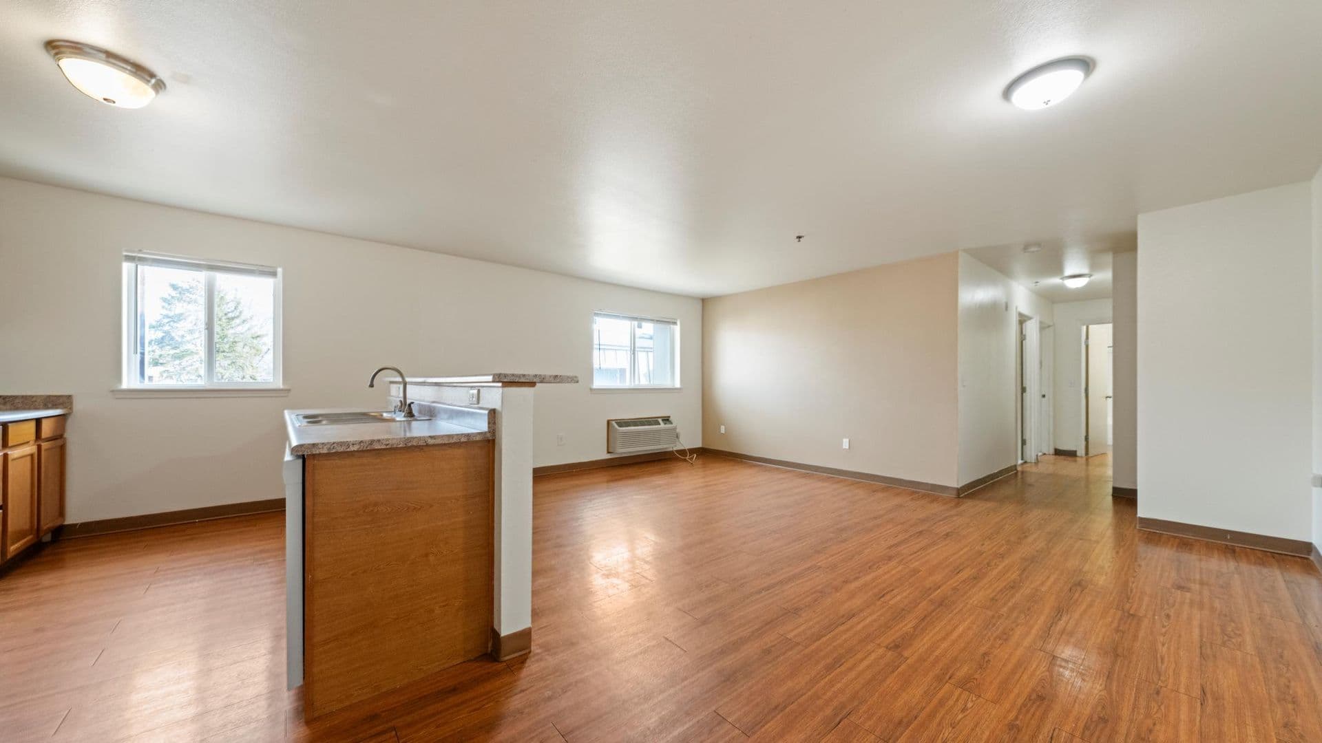 Kennewick Apartment: 4711 W Metaline Avenue