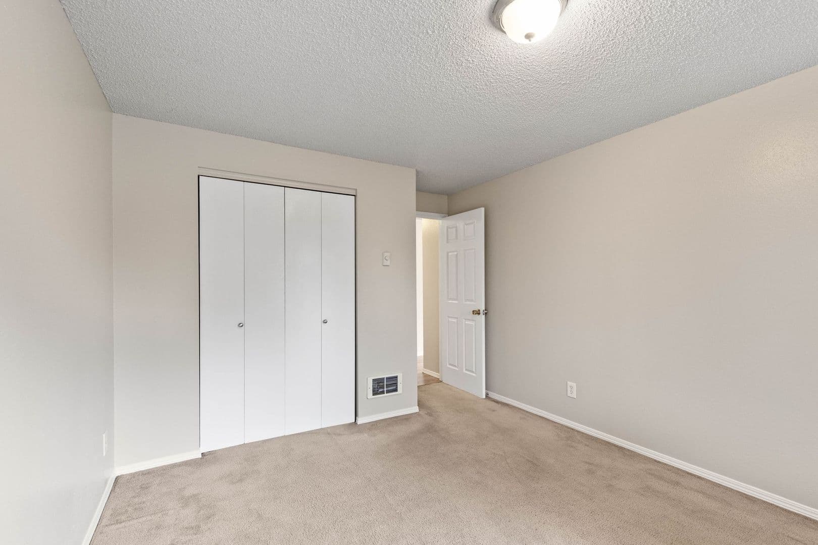Spokane Apartment: 731 S Hatch St