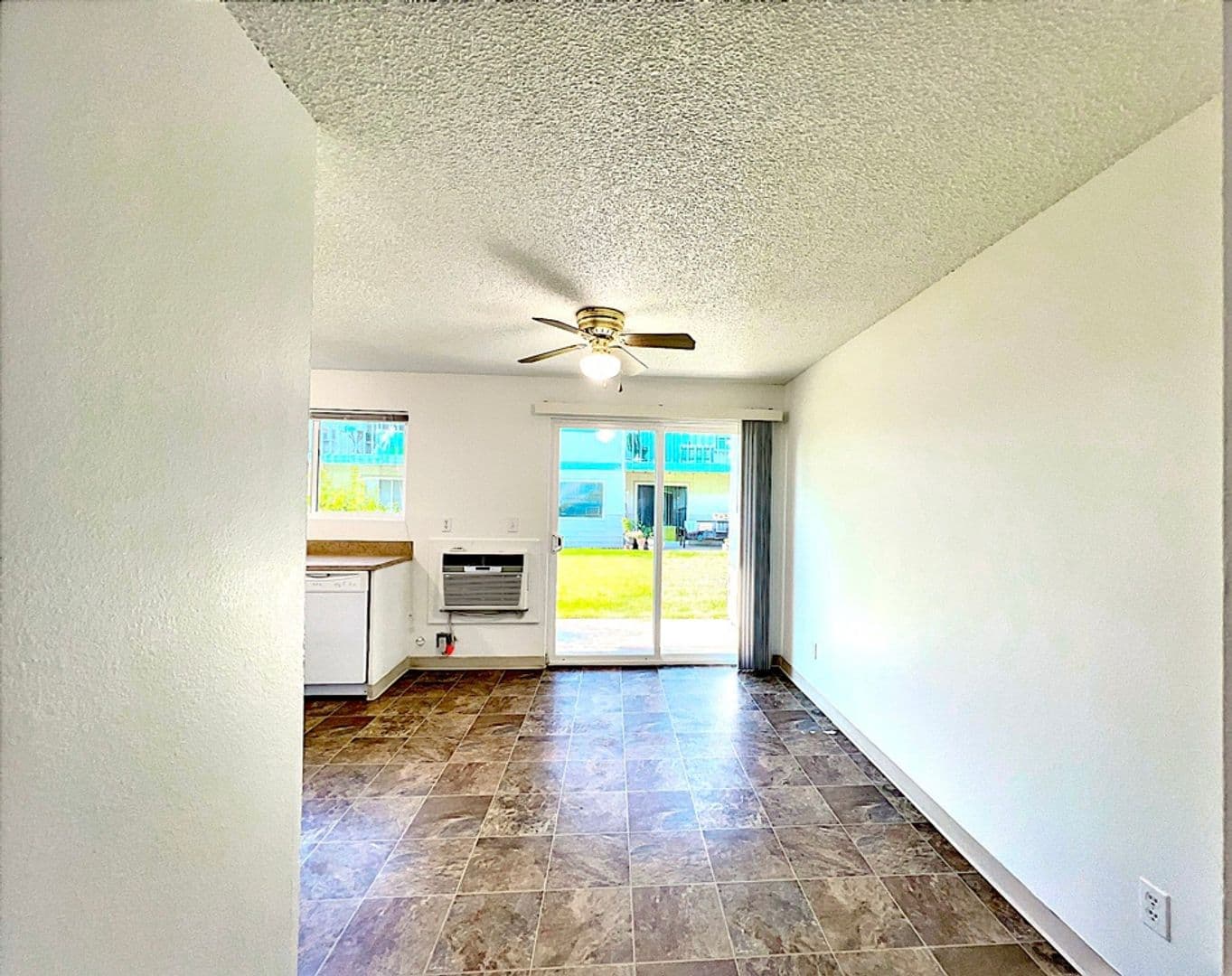 Pasco Apartment: 2524 W Sylvester St.