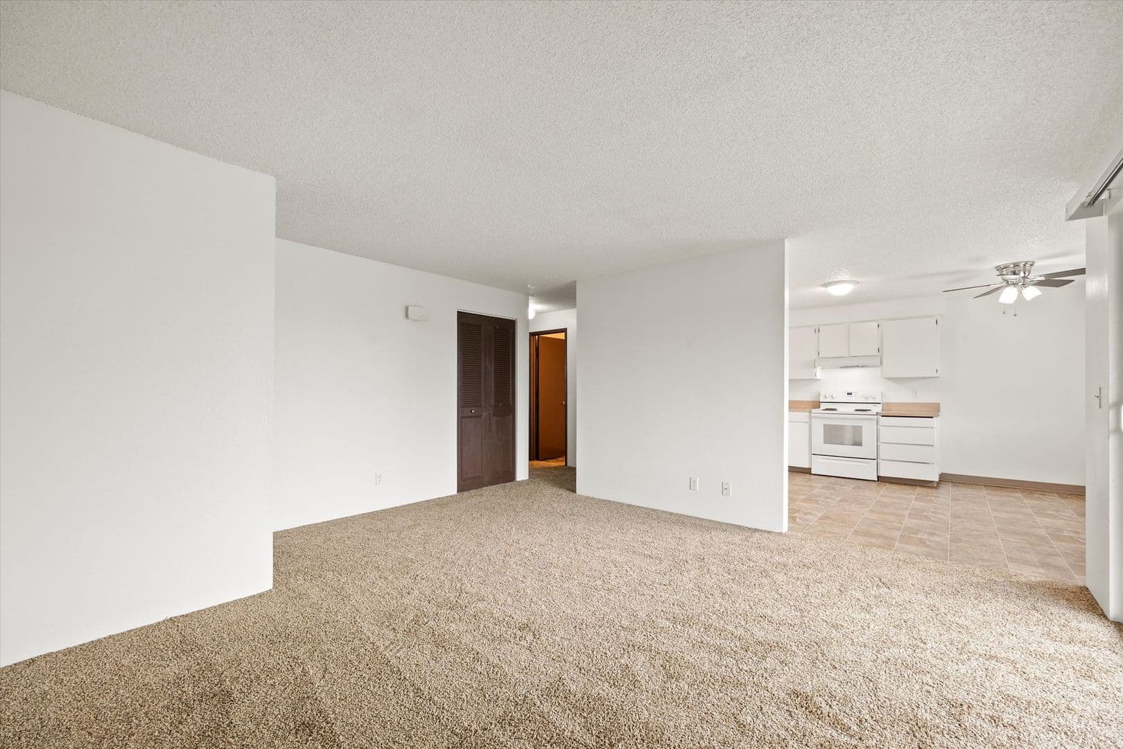 Pasco Apartment: 2524 W Sylvester St.