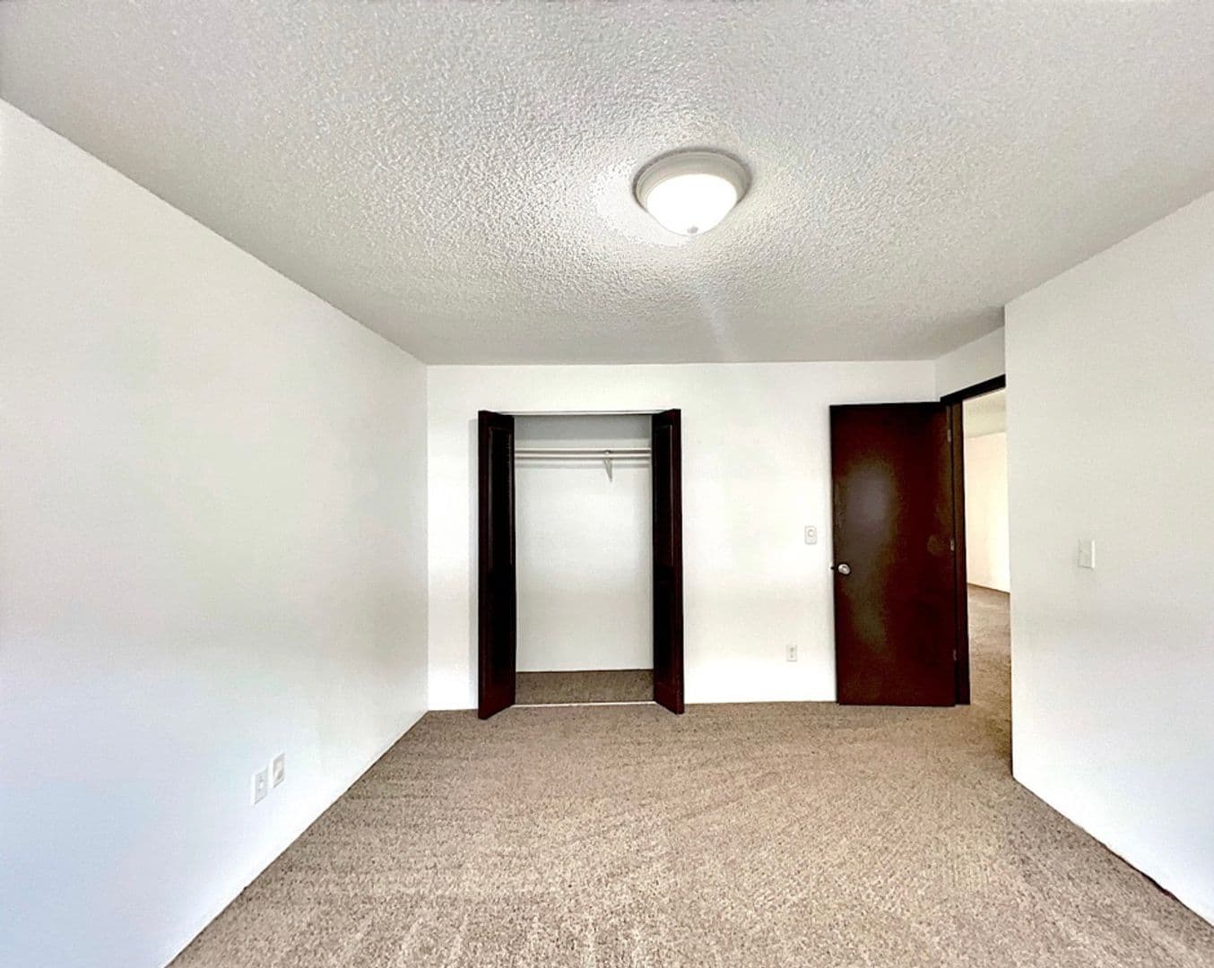 Pasco Apartment: 2524 W Sylvester St.