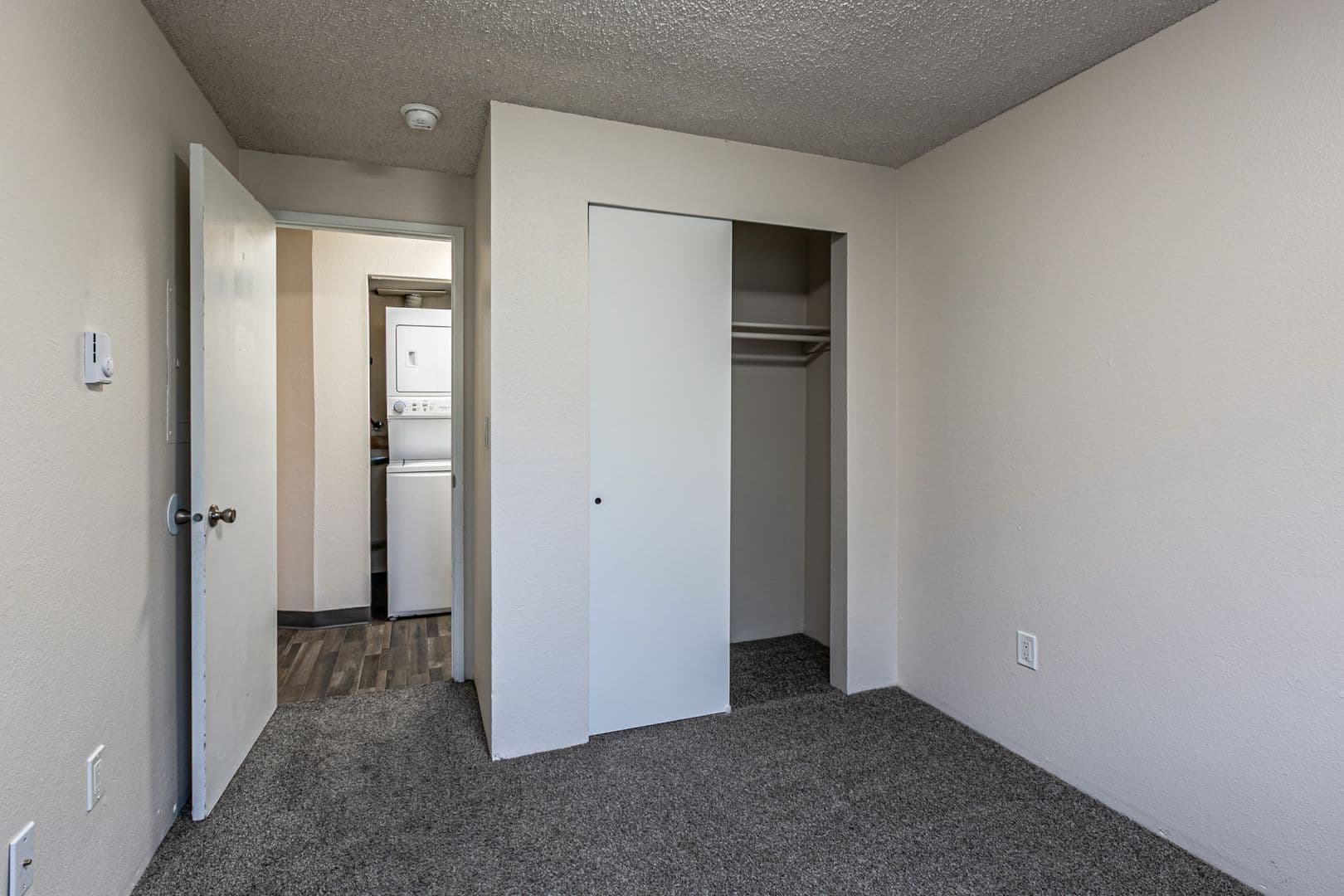 Tacoma Apartment: 6830 Tacoma Mall Blvd
