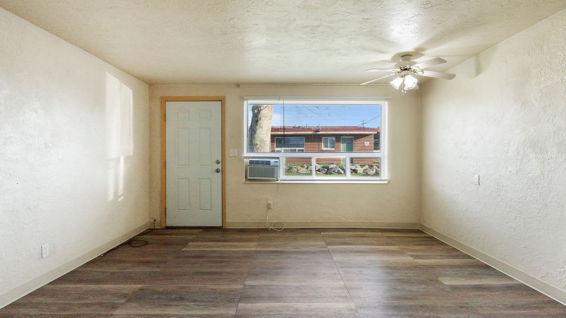 Pasco Apartment: 1740 N 5th Ave