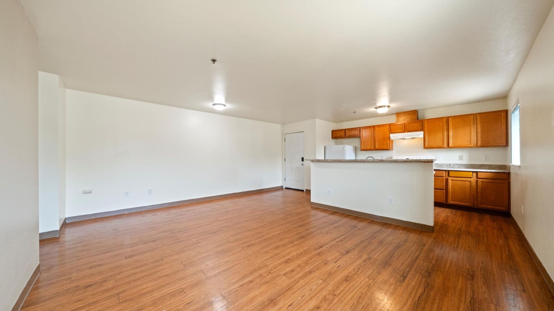 Kennewick Apartment: 4711 W Metaline Avenue