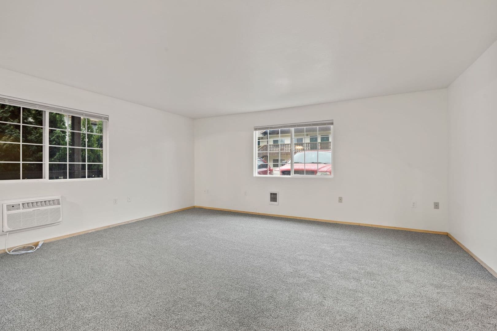 Spokane Valley Apartment: 12903 E Sprague Ave