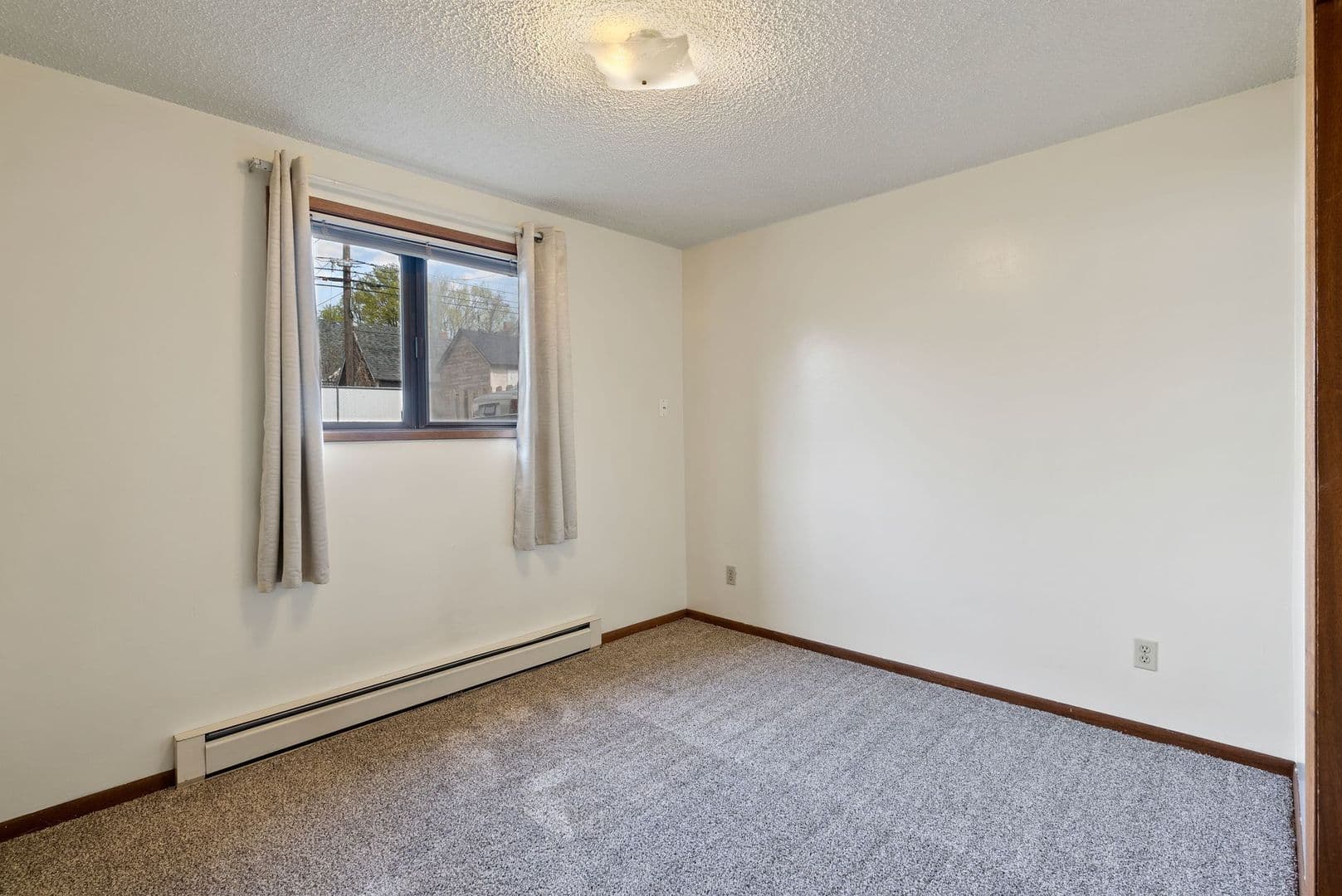 Spokane Apartment: 511 E Augusta Avenue