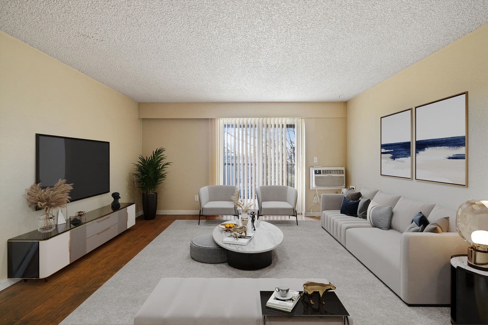 Richland Apartment: 1621 George Washington Way