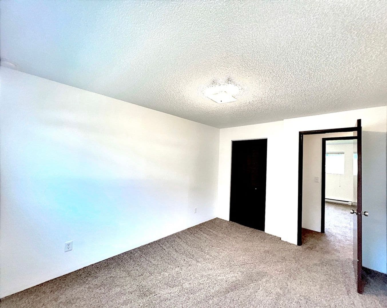 Pasco Apartment: 2524 W Sylvester St.