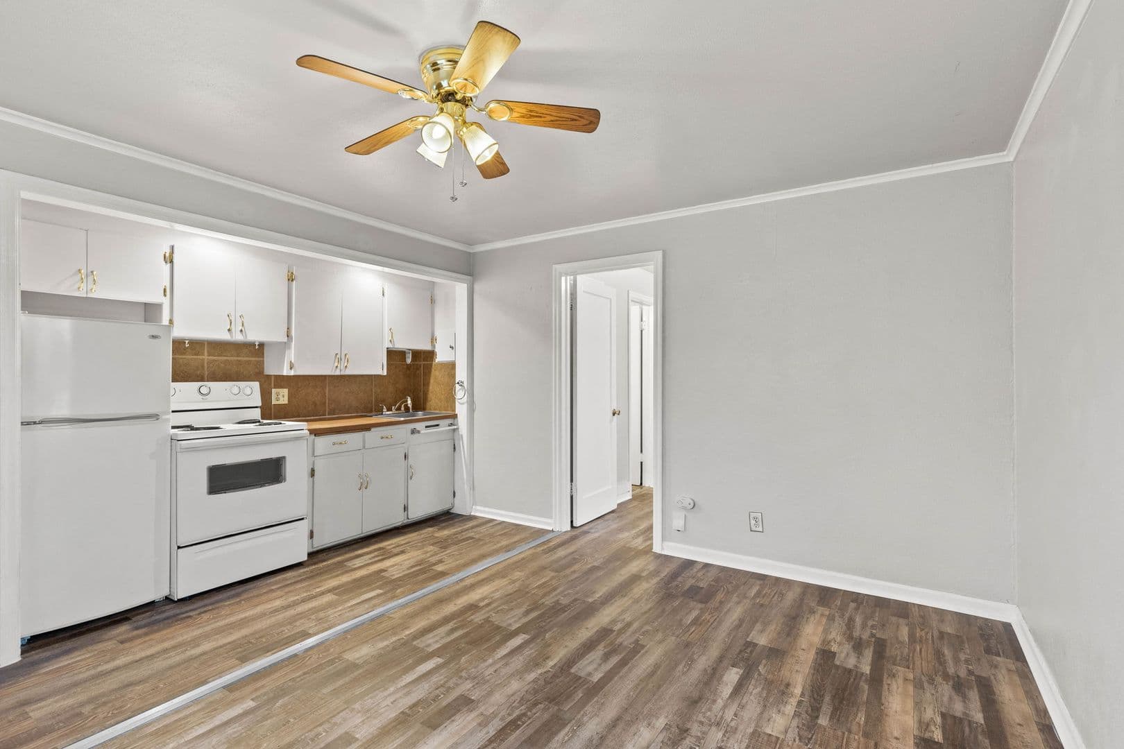 Spokane Valley Apartment: 9300 E Sprague Avenue