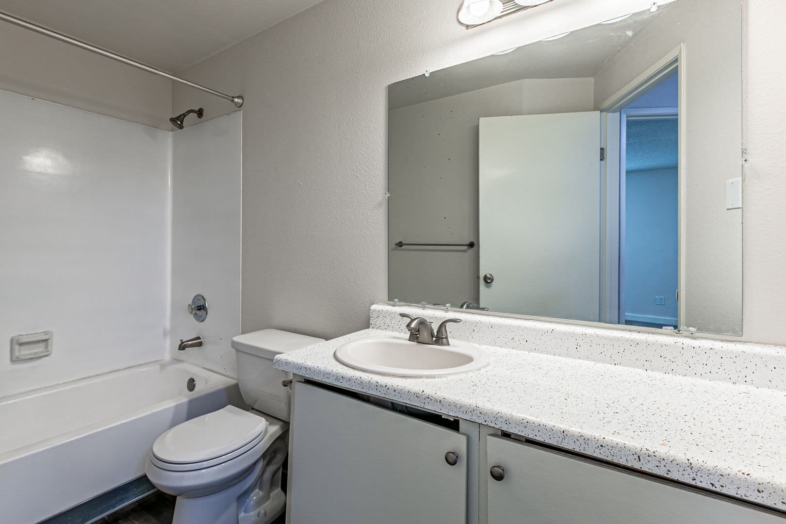 Tacoma Apartment: 6830 Tacoma Mall Blvd