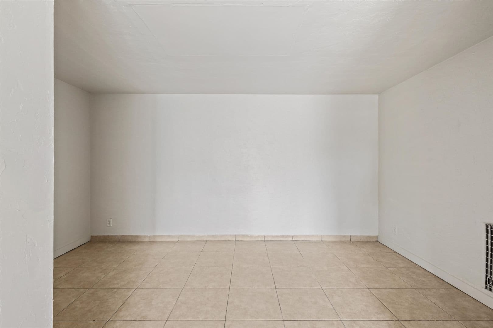 Pasco Apartment: 908 W Ruby