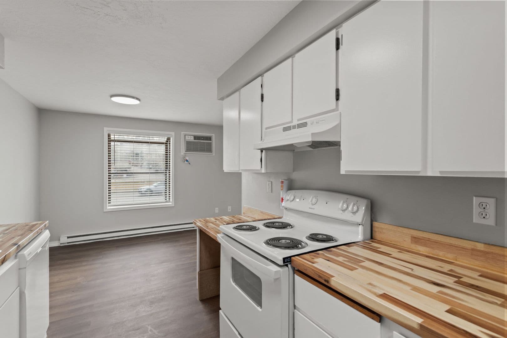 Spokane Valley Apartment: 2705 N Pines Rd