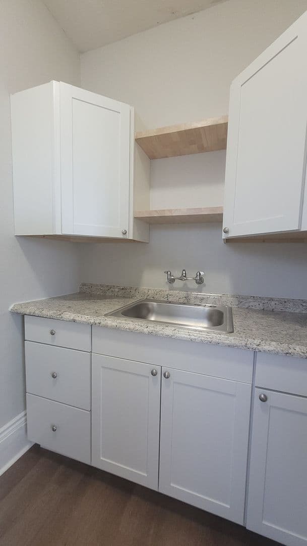 Spokane Apartment: 405 S Maple St