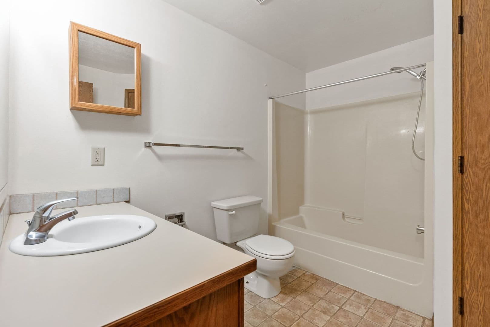 Medical Lake Apartment: 314 N LeFevre St