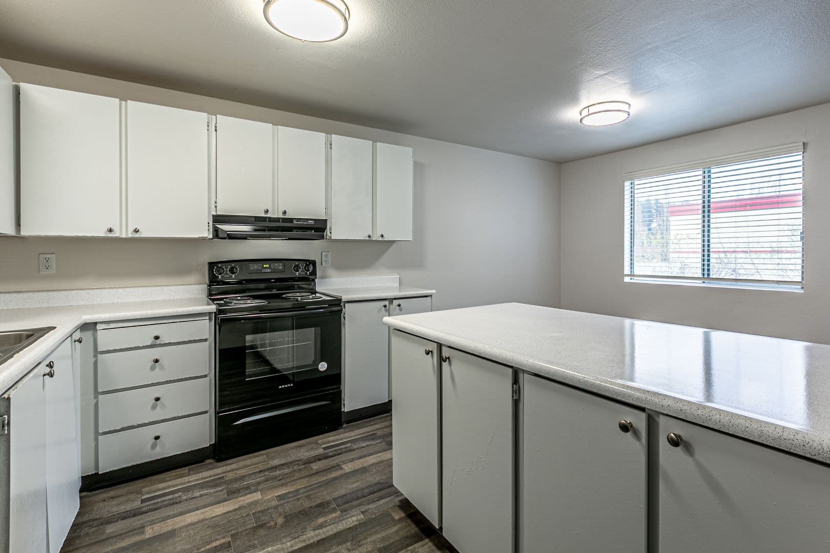 Tacoma Apartment: 6830 Tacoma Mall Blvd
