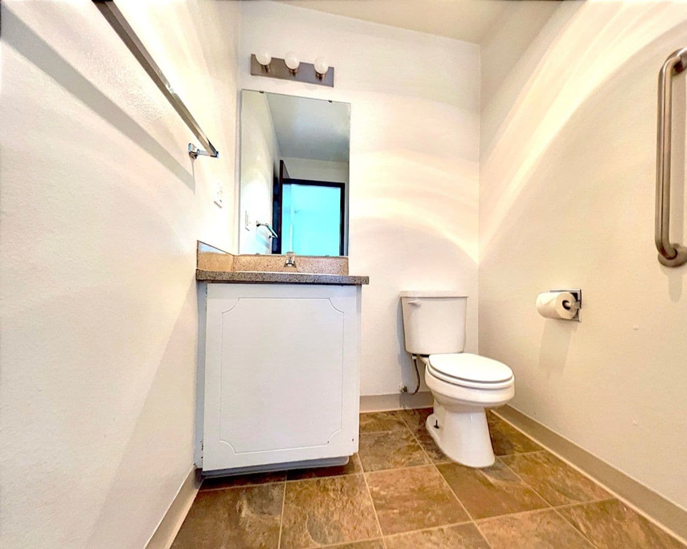 Pasco Apartment: 2524 W Sylvester St.