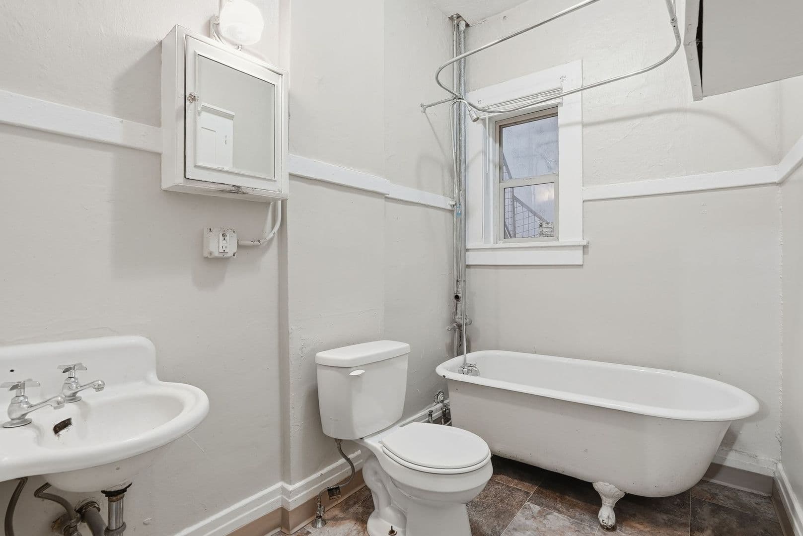 Spokane Apartment: 155 S Oak St
