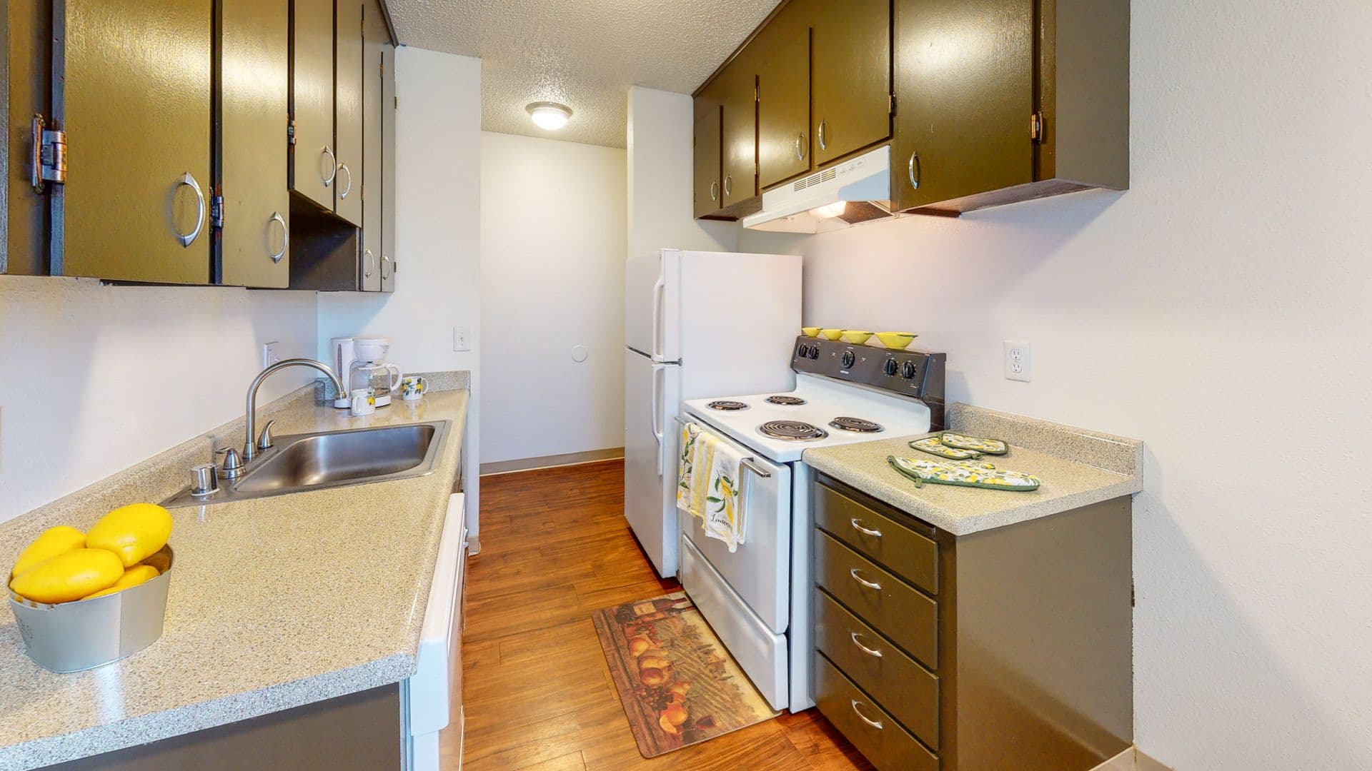 Kennewick Apartment: 4711 W Metaline Avenue