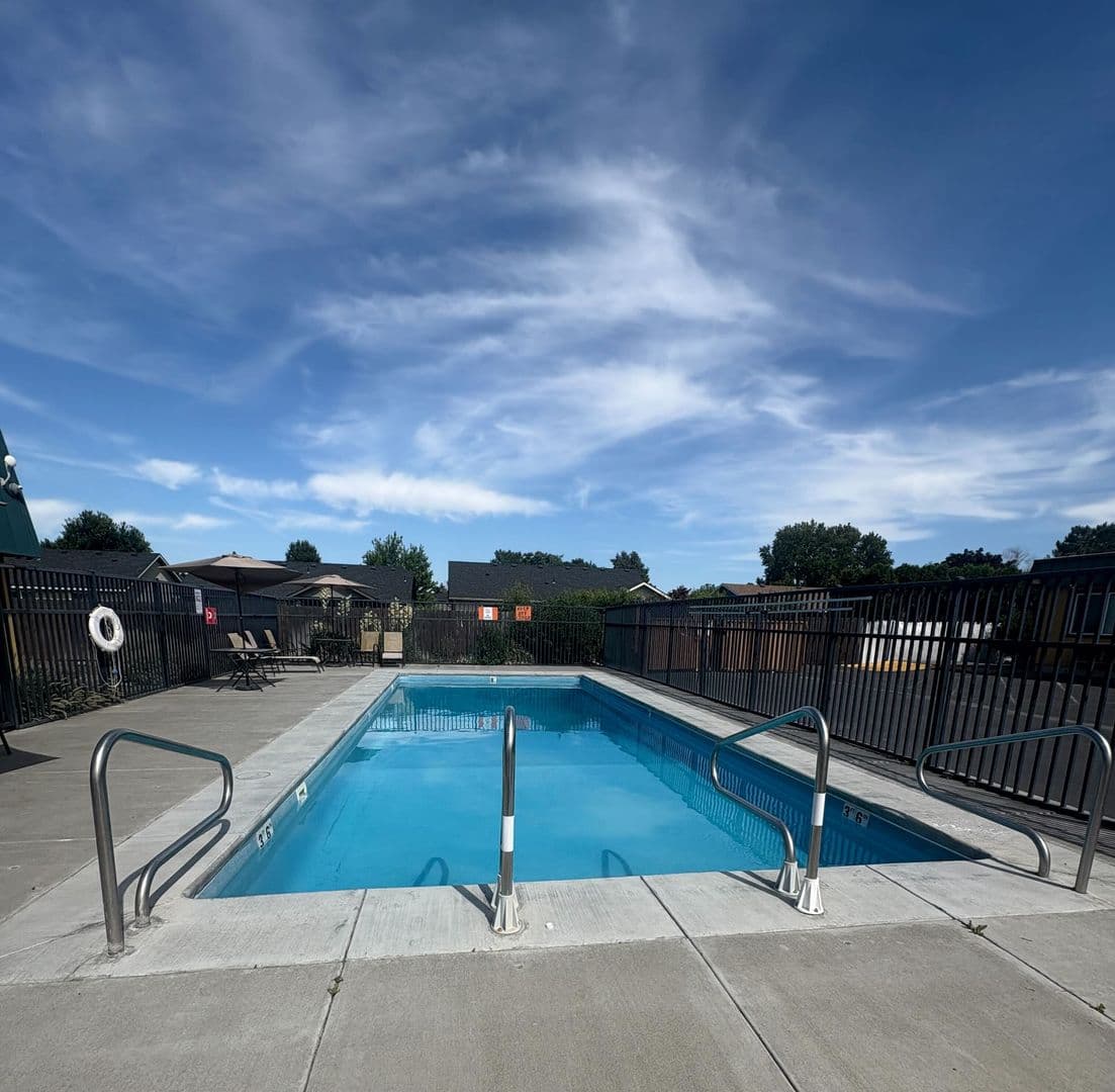 Kennewick Apartment: 4711 W Metaline Avenue