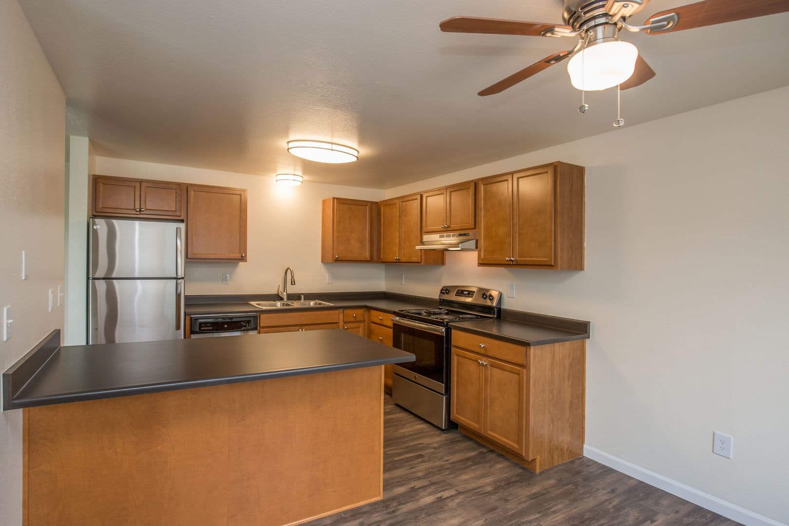 Tacoma Apartment: 6830 Tacoma Mall Blvd