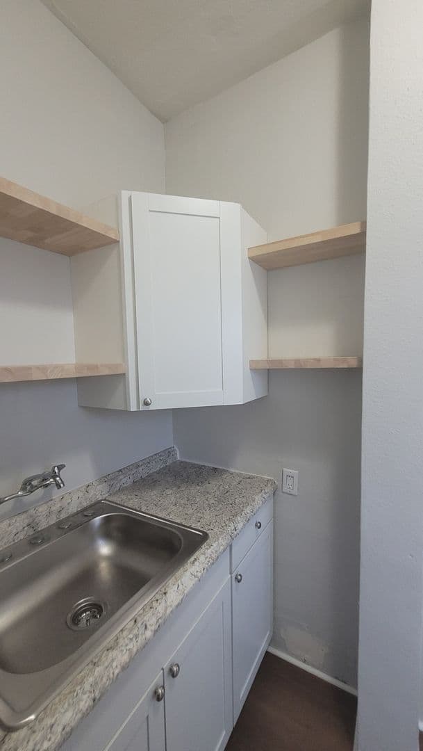 Spokane Apartment: 405 S Maple St