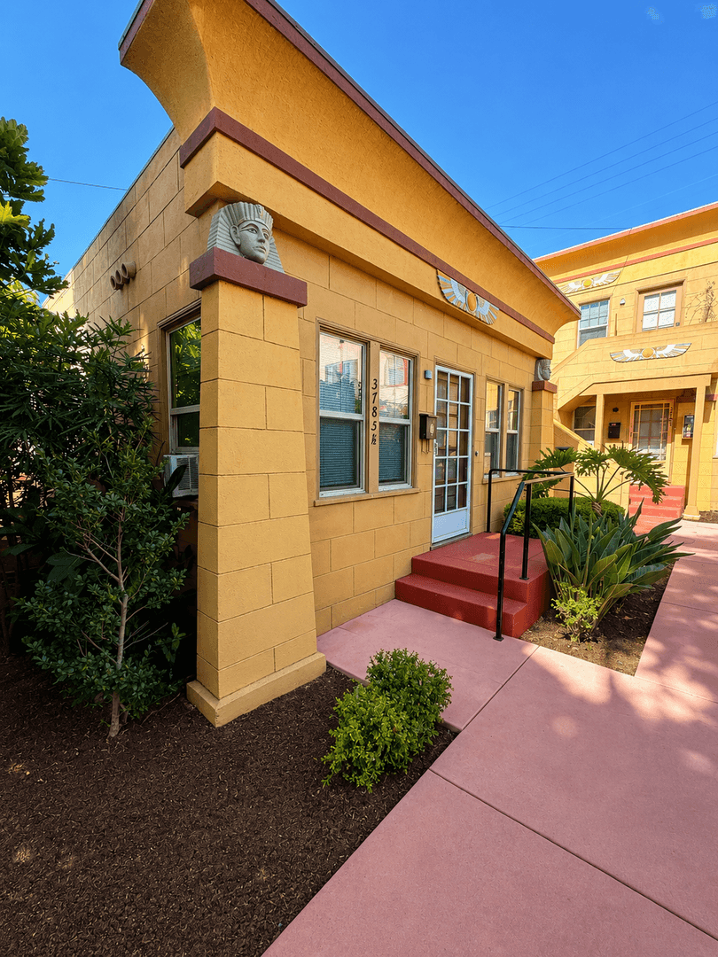 San Diego Apartment: 3783-3789 1/2 Park Blvd