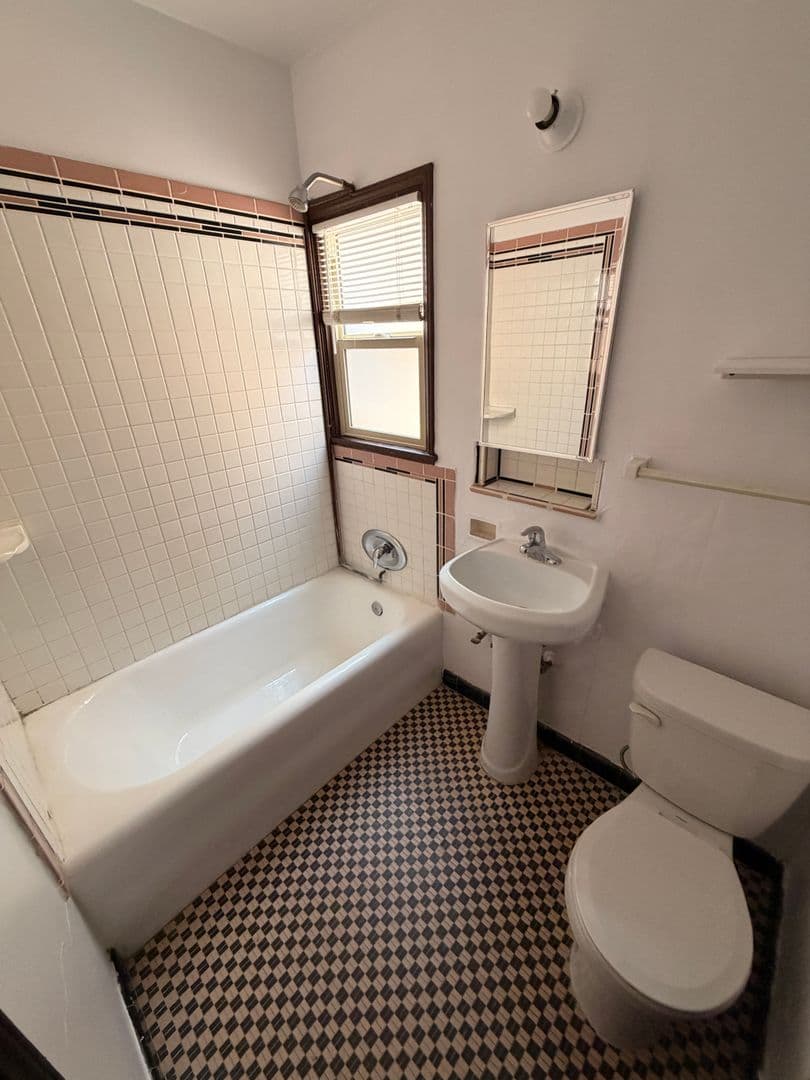 San Diego Apartment: 3783-3789 1/2 Park Blvd