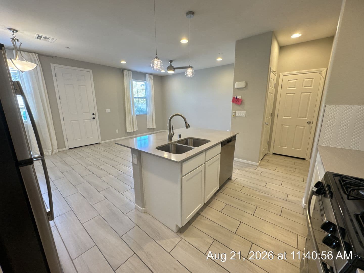 Henderson Townhome: 720 Sleeping City Ave