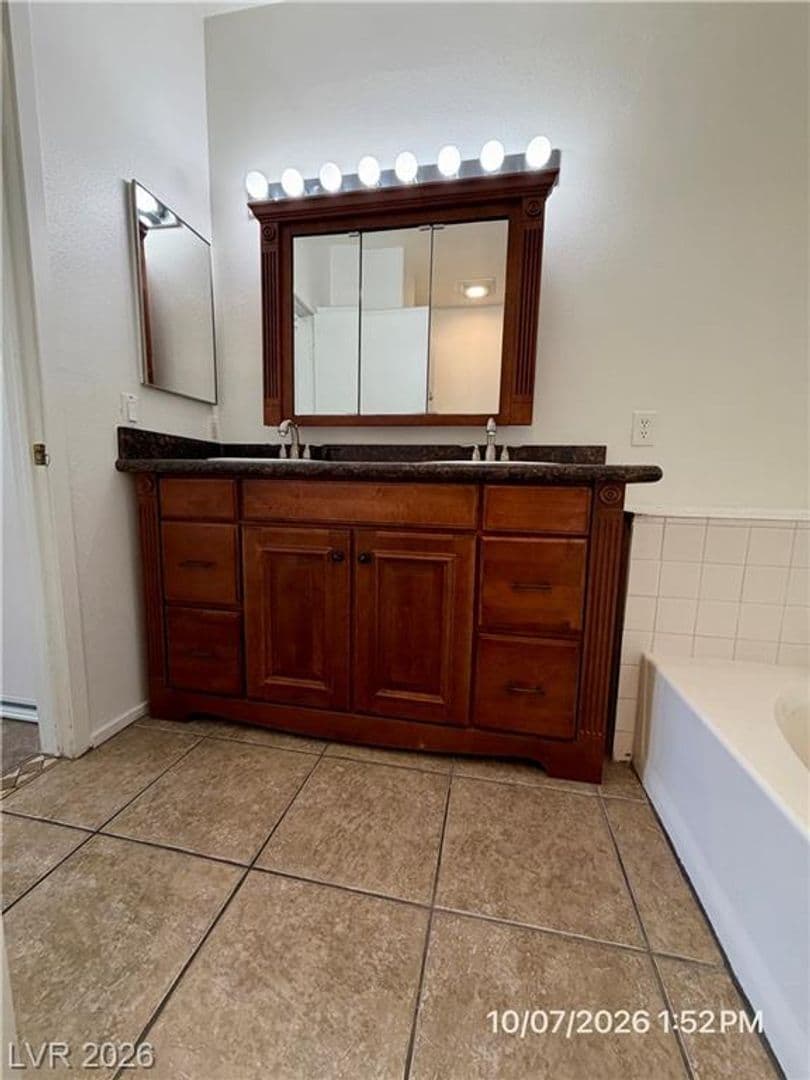 Henderson Condo: 2201 Ramsgate Dr #724