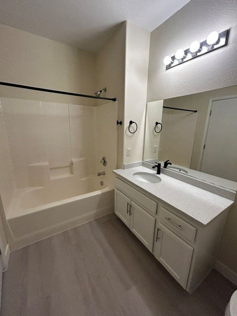 Henderson Condo: 50 Aura de Blanco St #3104