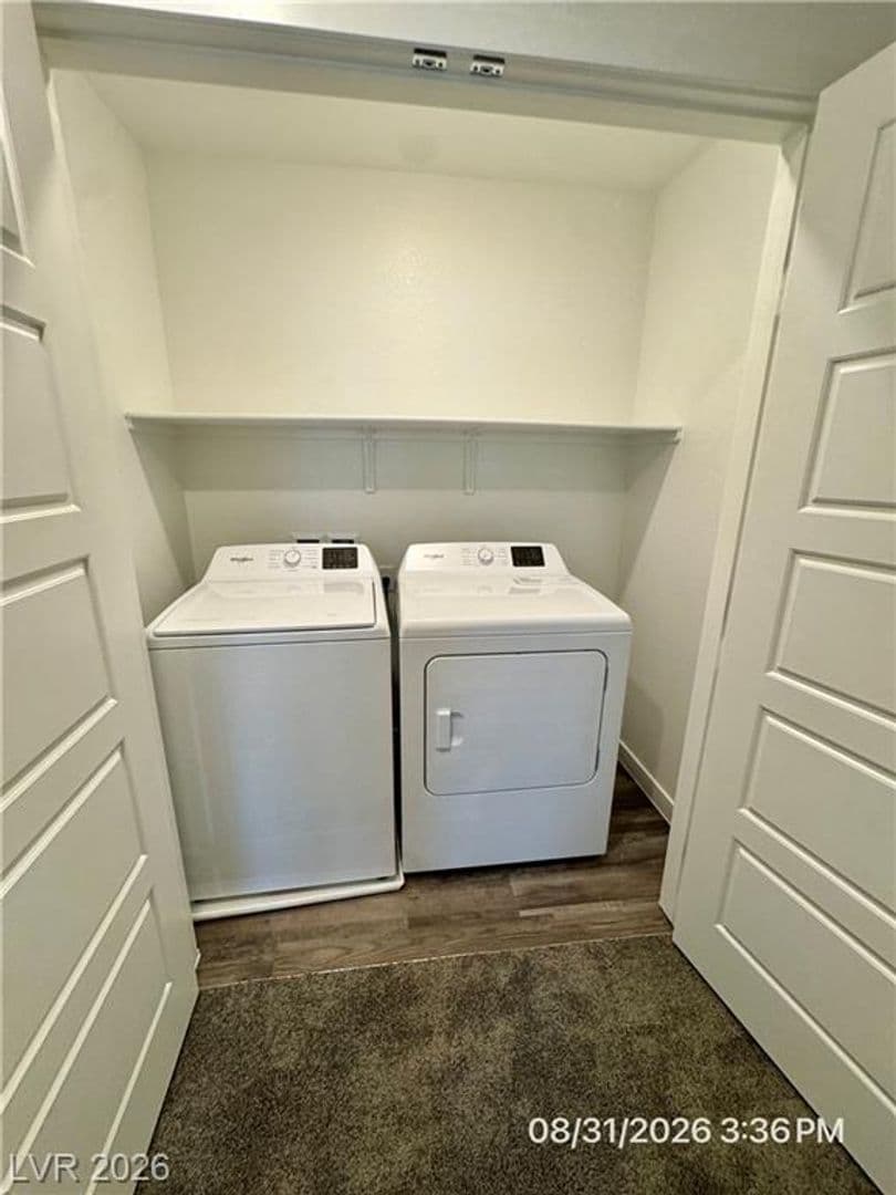 Henderson Townhome: 927 Pink Sugarbird St