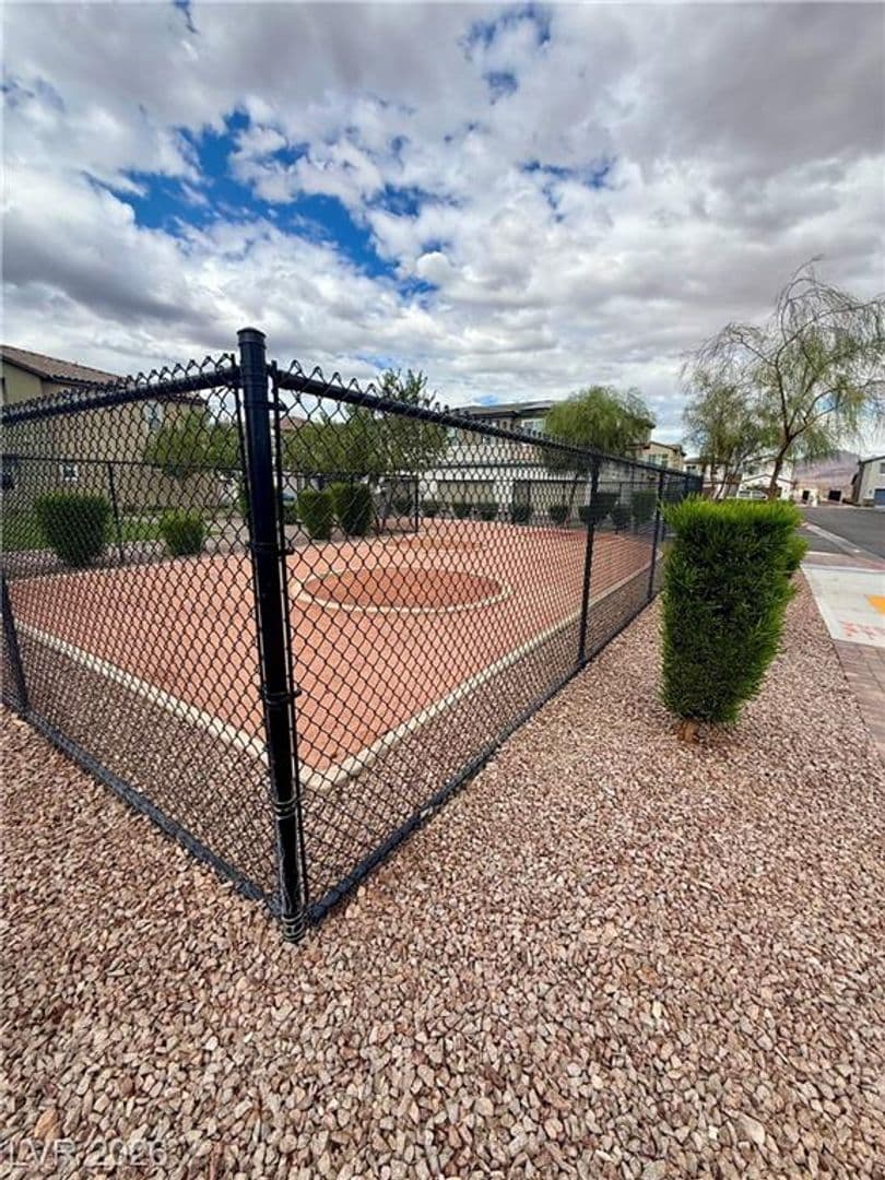 Henderson Townhome: 239 Freeport View Pl